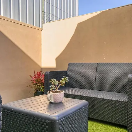 Дом отдыха Spacious House In Porto For Family And Friends *