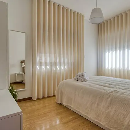 Spacious House In Porto For Family And Friends Vakantiehuis Maía
