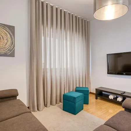 Spacious House In Porto For Family And Friends Vakantiehuis