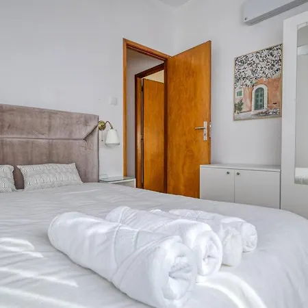 Spacious House In Porto For Family And Friends