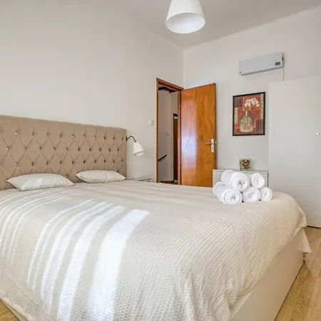 Vakantiehuis Spacious House In Porto For Family And Friends *