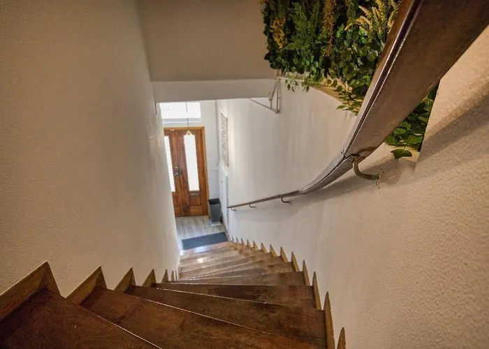 Дом отдыха Spacious House In Porto For Family And Friends