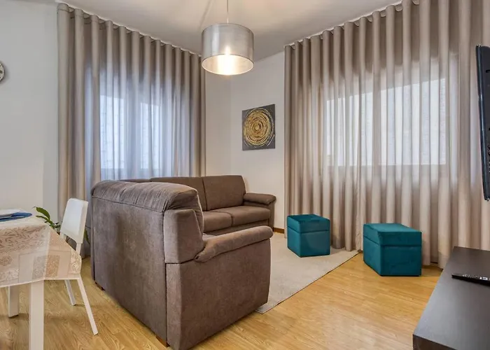 Сasa de vacaciones Spacious House In Porto For Family And Friends *