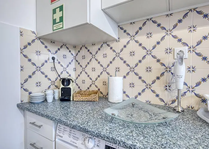 Дом отдыха Spacious House In Porto For Family And Friends *