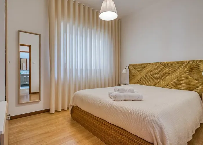 Spacious House In Porto For Family And Friends Сasa de vacaciones *