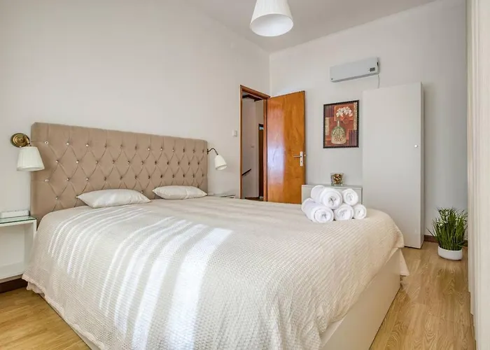 Сasa de vacaciones Spacious House In Porto For Family And Friends *